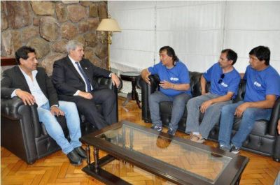 EL VICEGOBERNADOR RECIBI� INQUIETUDES DE LA U.O.C.R.A. SECCIONAL JUJUY	
