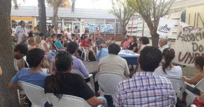 Docentes universitarios hicieron clases p�blicas y se alistan para un nuevo paro
