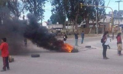 Vecinos cortaron Mario Bravo y Edison en reclamo de seguridad