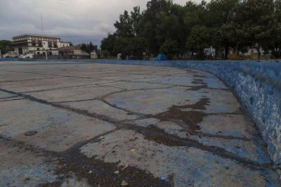 Por falta de obras se demora la apertura de las piletas