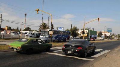 Renuevan los sem�foros de rutas del GBA para que tengan onda verde