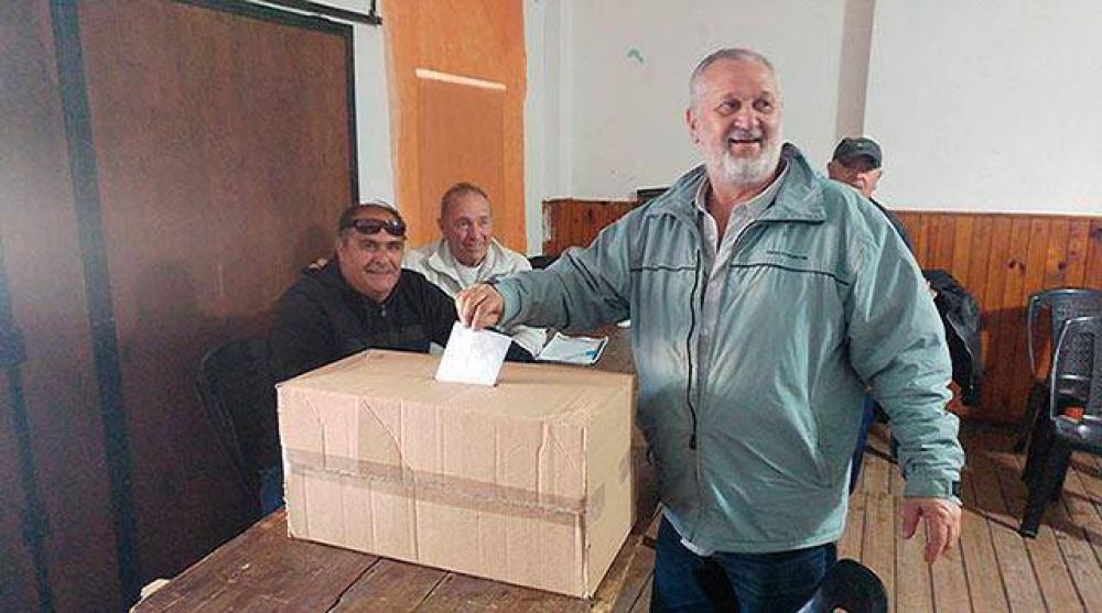 Contundente respaldo a N�stor Nardone en el Sindicato de Guardavidas