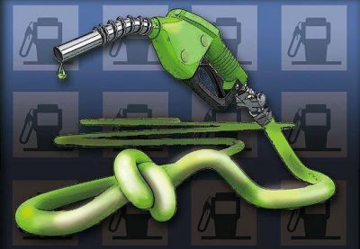 Atar�n la nafta a precios internacionales y evitar�an que suba el a�o que viene