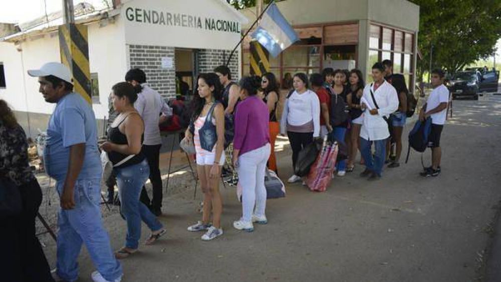 El Gobierno prepara un decreto para endurecer los controles migratorios