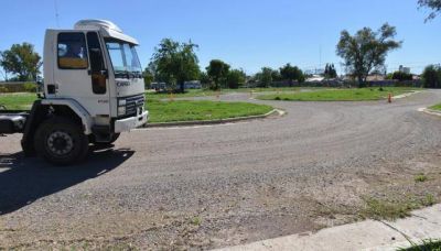 Nueva promesa para finalizar la demorada pista vial municipal