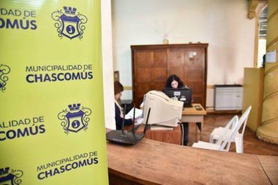 Intendentes vuelven a pedir auxilio a la Provincia para pagar aguinaldos y de once massistas, Gast�n dice que es uno de los nueve complicados