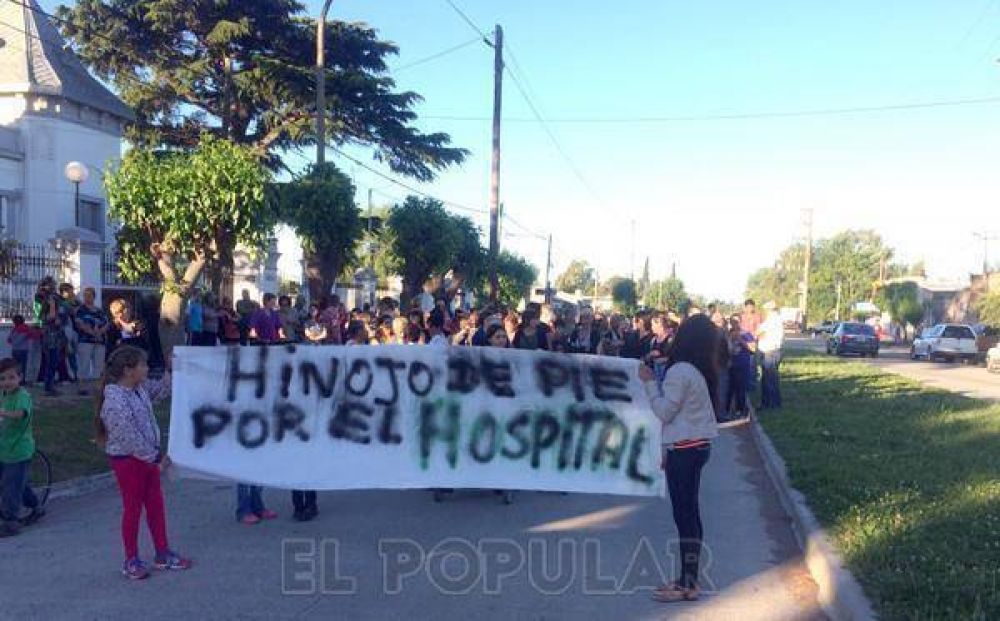 Ms de cien personas se movilizaron por el Hospital de Hinojo