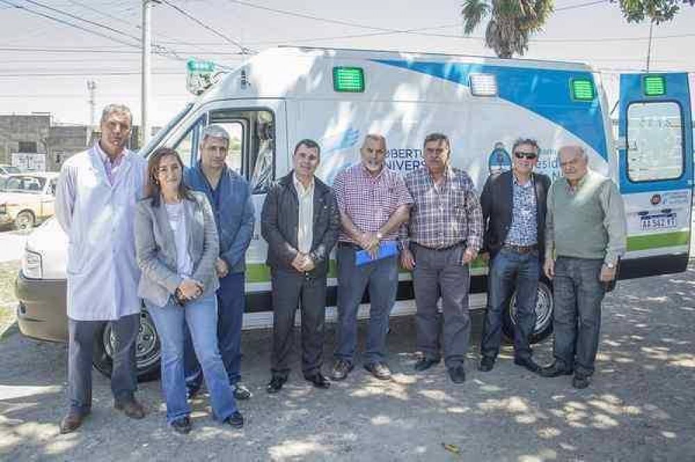 El Hospital Pintos recibi una nueva ambulancia