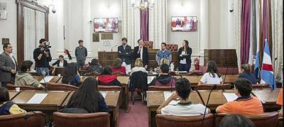 Comienzan las deliberaciones del Senado Juvenil
