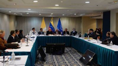 Maduro descarta adelantar las elecciones y la oposici�n se endurece
