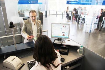 Controles migratorios m�s duros: desde el FR le avisan a Macri que la idea es de ellos