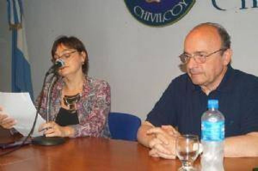 �El macrismo coopt� la dirigencia radical y quiere hacer lo mismo con un sector del PJ�
