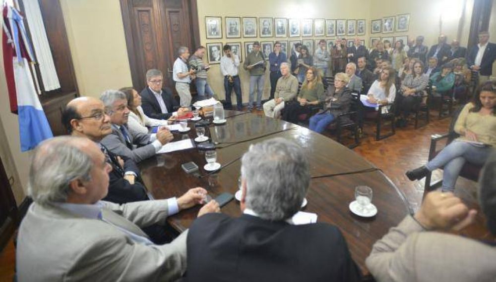 En C�rdoba, la ley de leyes viene con eje en la obra p�blica