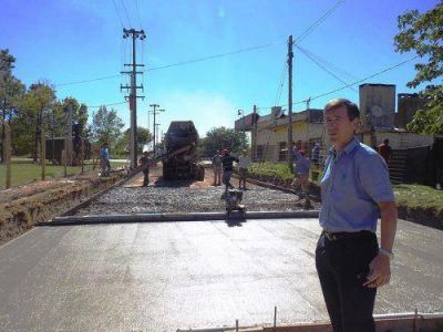 �Es una satisfacci�n poder comenzar con el plan de pavimentaci�n de Lezama�