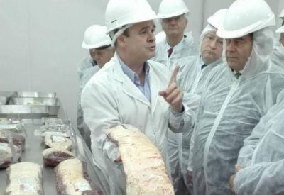 Delegaci�n de la UE recorri� el frigor�fico �La Morocha�