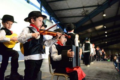 El Municipio de San Fernando festej� el bicentenario con el Instituto Winter Garden