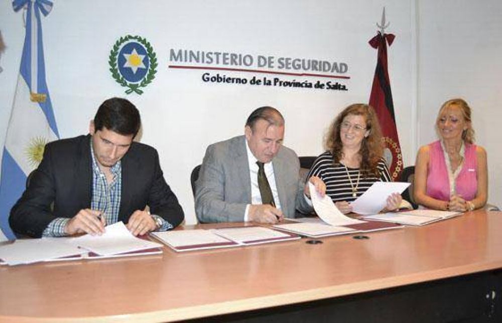 Provincia y la Nacin firmaron convenios para fortalecer la seguridad vial