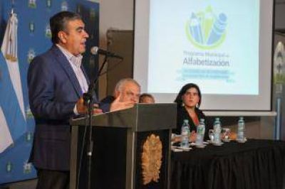 ��D�nde est�n los recursos, si los puentes siguen ca�dos?�