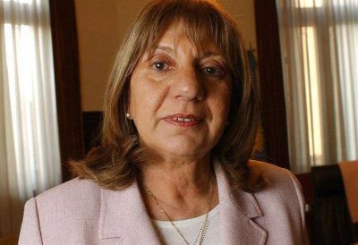 Falbo present� su renuncia como Procuradora de la Provincia