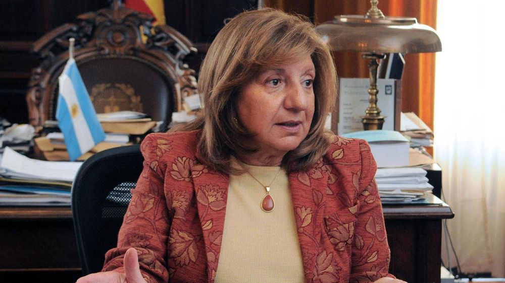 La procuradora Mara del Carmen Falbo le present su renuncia a Mara Eugenia Vidal