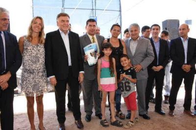 �La Rioja necesita m�s obras, m�s viviendas y m�s trabajo�