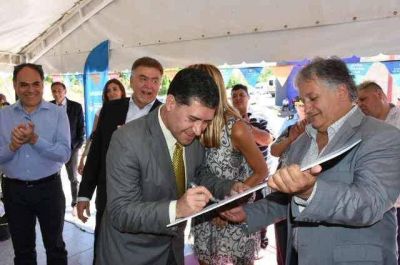 Naci�n comprometi� los 30 mejoramientos habitacionales para las familias del barrio Yacampis