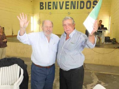 Verna visit� Gobernador Duval y entreg� un subsidio de 3,5 millones de pesos