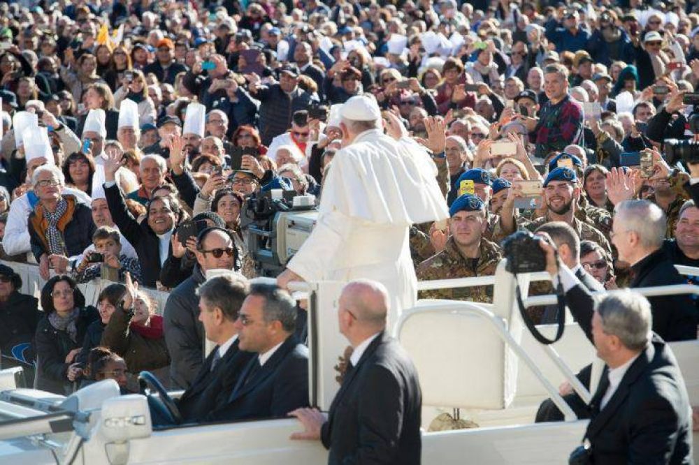 El Papa: �La exigencia de aconsejar, amonestar y ense�ar no debe llevarnos a considerarnos mejores�