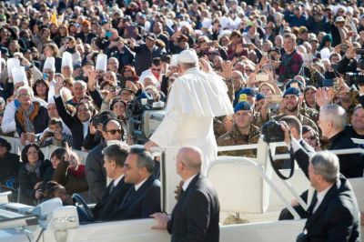 El Papa: �La exigencia de aconsejar, amonestar y ense�ar no debe llevarnos a considerarnos mejores�