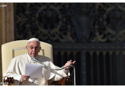 Papa: Ser pacientes para soportar y humildes al aconsejar