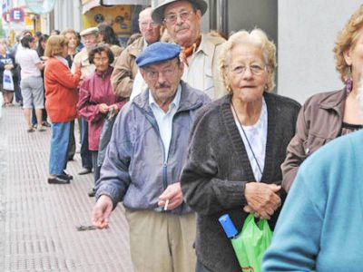 Responden consultas sobre la ley de reparaci�n hist�rica con los jubilados