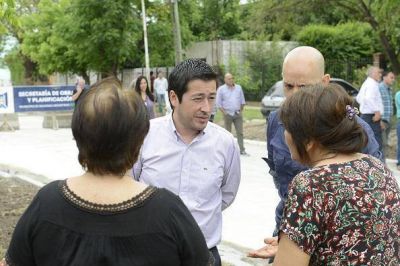 Nardini inaugur� una obra de pavimentaci�n e hidr�ulica