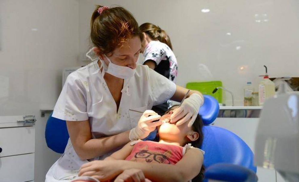 La Unidad Mvil de Odontologa sigue atendiendo a nios de UDI y CEIM