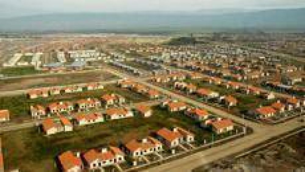 Manzur firm un convenio con Nacin para construir 1.000 viviendas en el Gran Tucumn