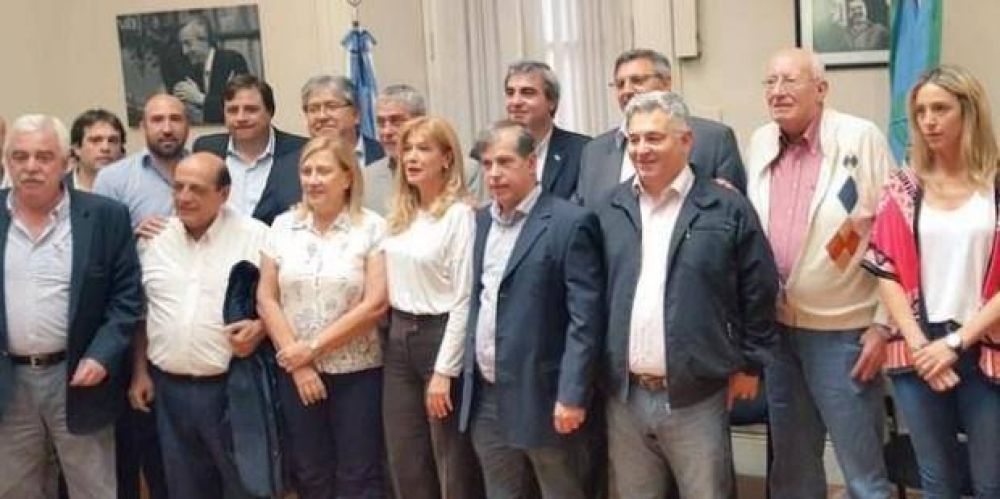 El Peronismo busca unidad para afrontar el Presupuesto 2017 de Vidal