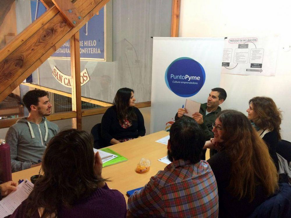 Red de Consumo entre emprendedores y la Cooperativa del Centro At�mico