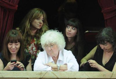 Esc�ndalo en el reparto de cartas: imputaron a la mam� de Cristina Kirchner