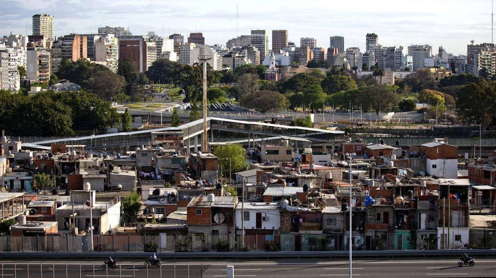Una familia necesit� en octubre $432 por d�a para poder comer lo b�sico