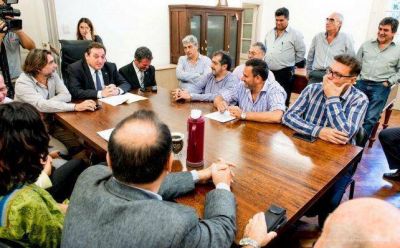 Los municipales dejaron en suspenso el paro de 72 horas a la espera de una propuesta salarial