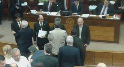 Radio C�ritas recibe homenaje de la C�mara de Senadores y del Correo Paraguayo