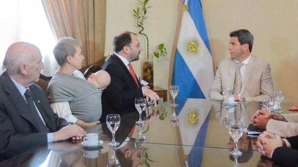 U�ac y el c�nsul de Italia hablaron sobre energ�a renovable y producci�n agr�cola