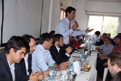 Juan Manuel Urtubey se reuni� con militantes del peronismo en Pilar