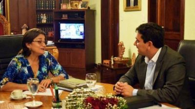 Luc�a con Ferreyra por la obra de cloacas para FME