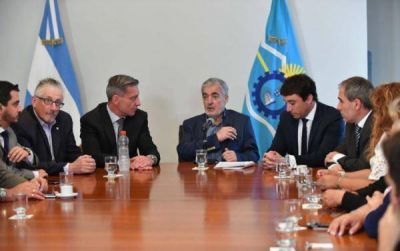 Das Neves elev� proyecto de gastos y recursos a la Legislatura