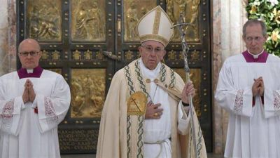 El papa Francisco cerr� la Puerta Santa del Jubileo, pero pidi� no cerrar la puerta del perd�n