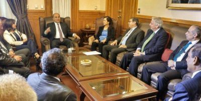 Manzur recibi� a la delegaci�n de diplom�ticos y empresarios de pa�ses �rabes
