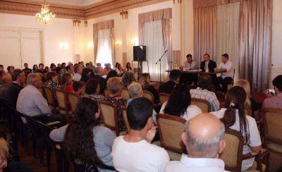 Contin�an giros de Provincia a Etchevarren, que anuncia obras por m�s de $ 124 millones