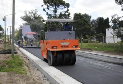 Ya se reasfalta Pujol y el Municipio avanza con las obras de infraestructura