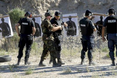 Hace un a�o que la polic�a bonaerense no se entrena ni se capacita