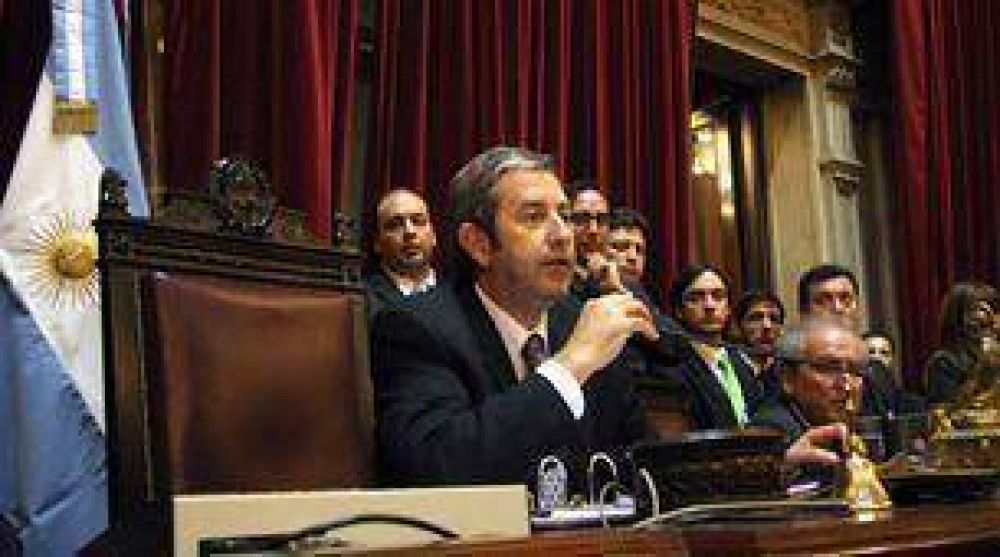 Cobos critic� al Gobierno por "el tiempo perdido" en el conflicto con sectores agropecuarios